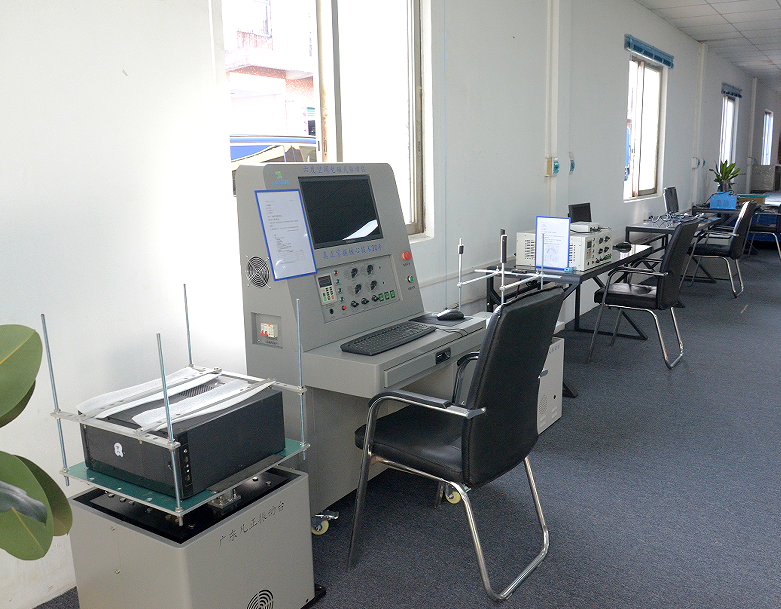 探討振動臺加速度的誤差范圍